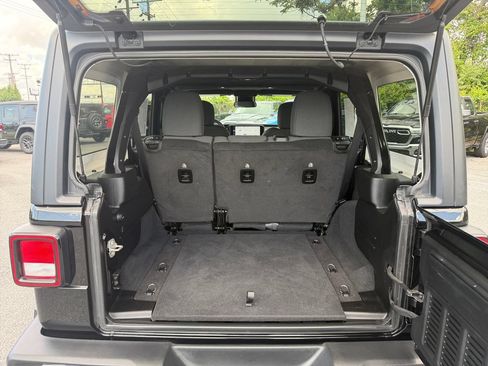 Used 2024 Jeep Wrangler Unlimited Sport AWD/4WD image 17