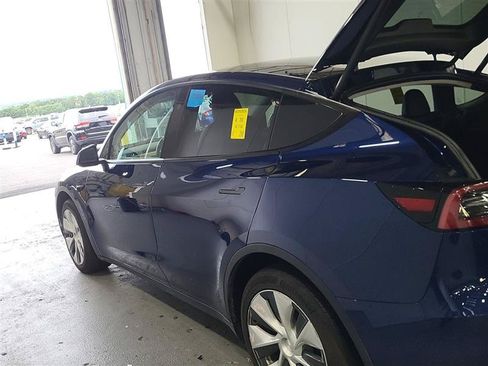 Used 2023 Tesla Model Y Long Range AWD/4WD image 5
