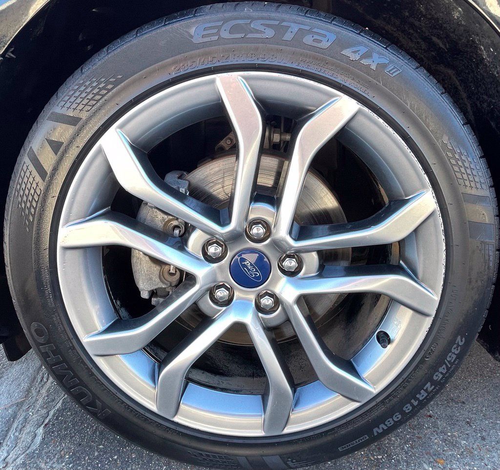 Used 2017 Ford Fusion SE w/ Equipment Group 201A FWD image 9