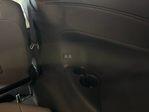 Used 2025 Toyota Sienna XLE FWD image 45