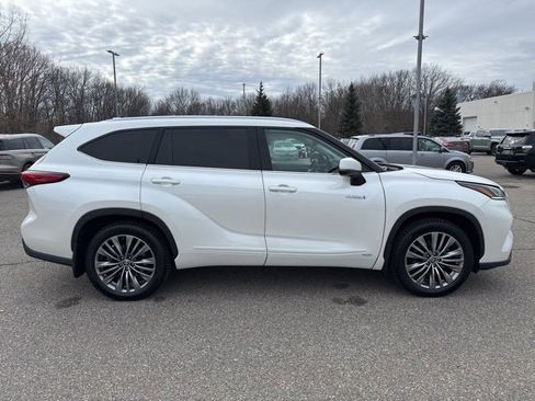 Certified 2021 Toyota Highlander Platinum image 13