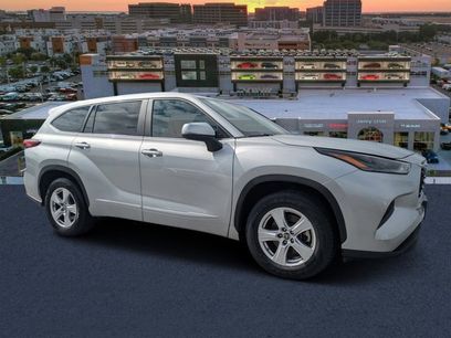 Used 2023 Toyota Highlander L