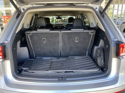 Certified 2023 Volkswagen Atlas SE w/ Black Wheel Package AWD/4WD image 16