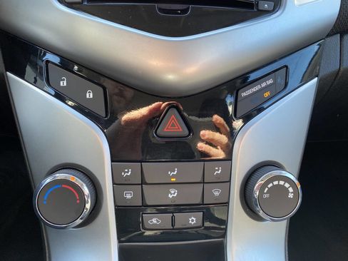 Used 2014 Chevrolet Cruze LT image 28