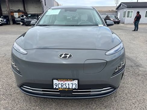 Used 2022 Hyundai Kona Limited w/ Cargo Package FWD image 2