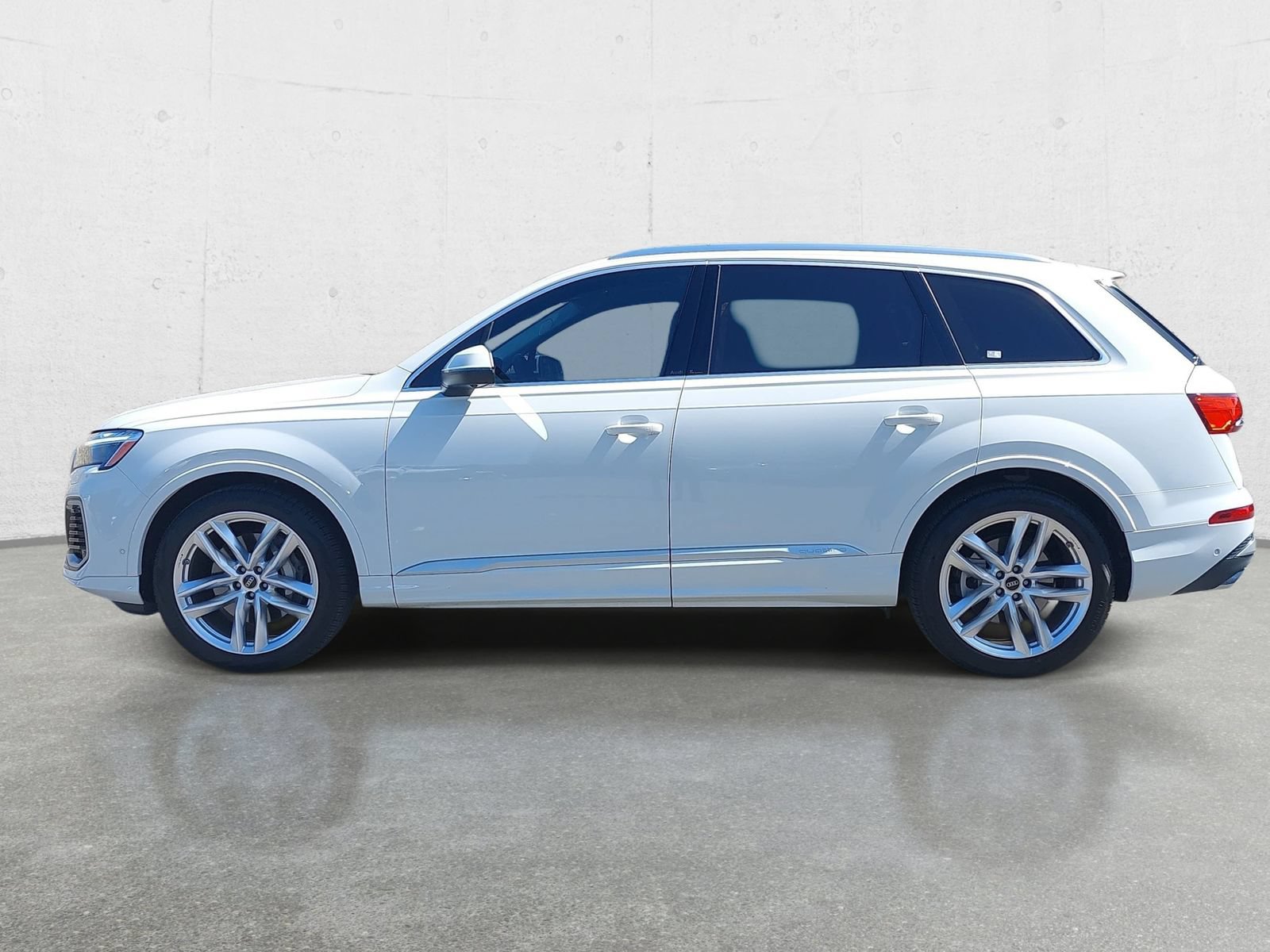Used 2025 Audi Q7 3.0T Premium Plus AWD/4WD image 8