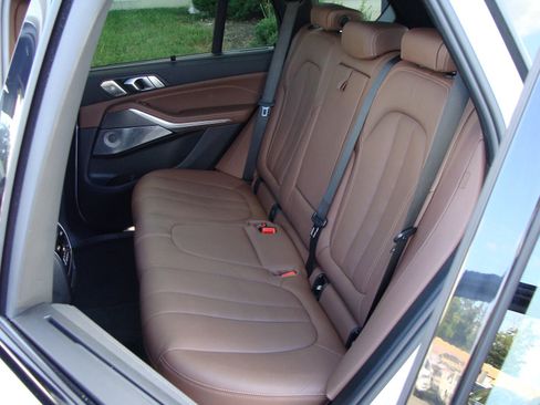 Used 2021 BMW X5 M50i w/ Executive Package image 6