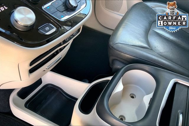 Used 2022 Chrysler Pacifica Touring-L FWD image 17