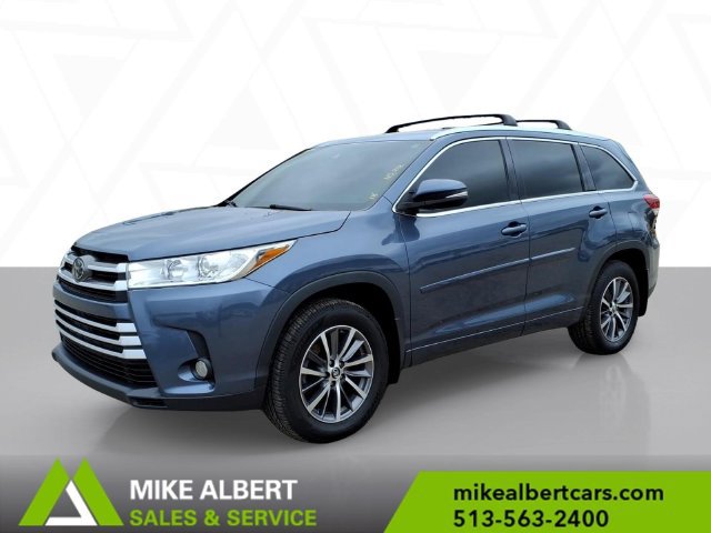 Used 2018 Toyota Highlander XLE AWD/4WD image 3