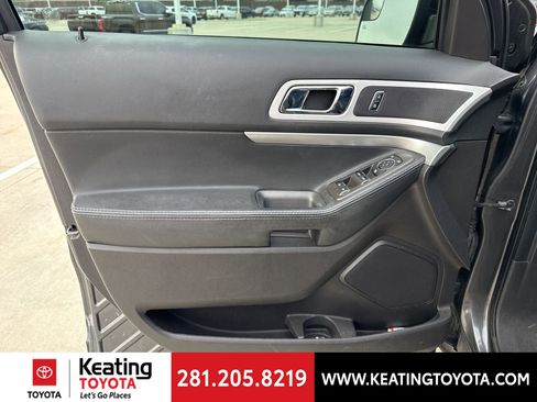 Used 2015 Ford Explorer XLT w/ Equipment Group 202B image 10