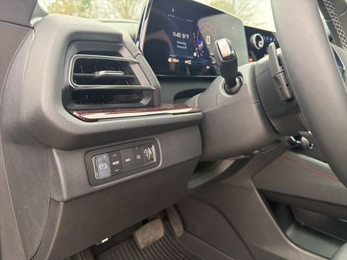 New 2026 Chevrolet Traverse Z71 w/ LPO, Floor Liner Package image 13