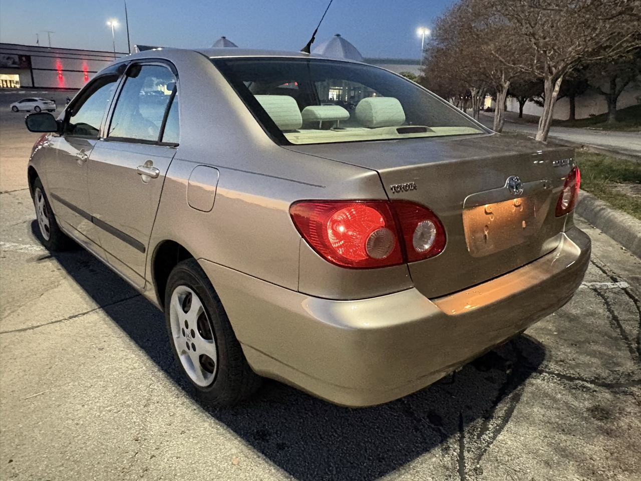 Used 2006 Toyota Corolla CE w/ Upgrade Pkg FWD image 7
