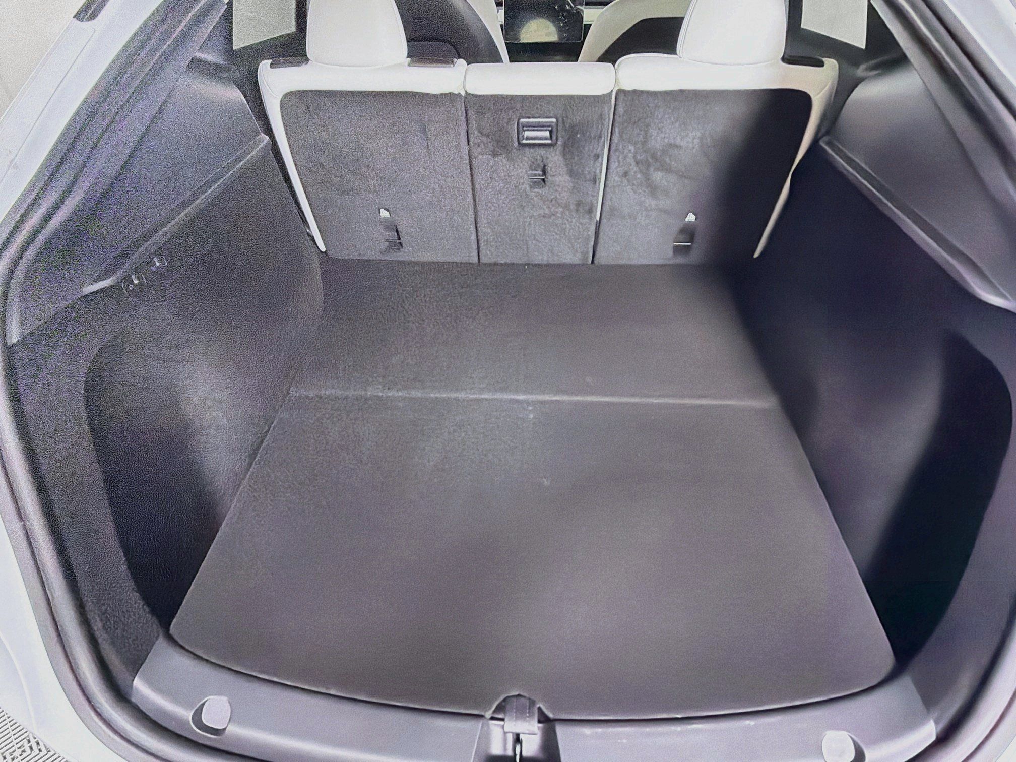 Used 2023 Tesla Model Y Long Range AWD/4WD image 28