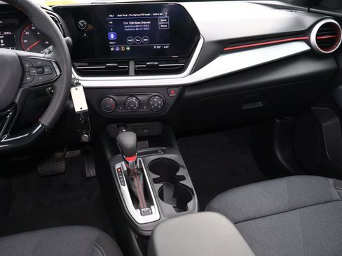 Used 2025 Chevrolet Trax RS w/ Driver Confidence Package image 11