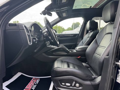 Used 2020 Porsche Cayenne AWD/4WD image 13