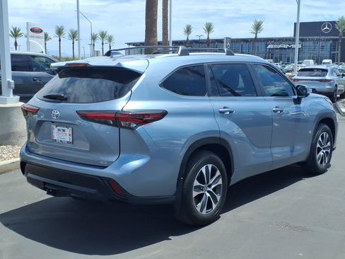 Certified 2024 Toyota Highlander XLE FWD image 4
