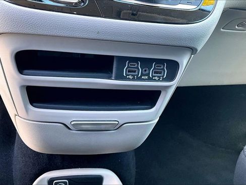Used 2023 Chrysler Voyager LX FWD image 15