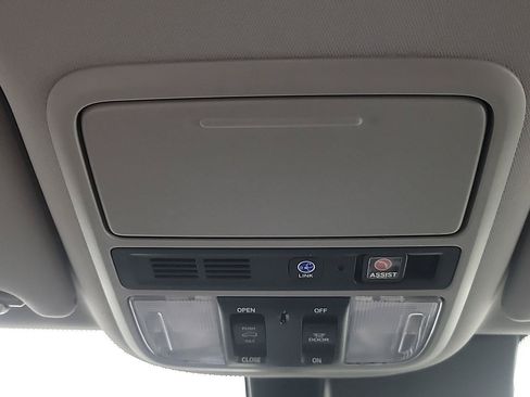Certified 2019 Honda Pilot Touring image 35