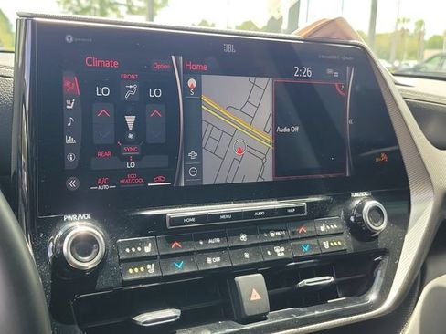 Used 2021 Toyota Highlander Platinum FWD image 31