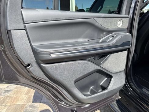 New 2025 Lincoln Navigator Reserve w/ Jet Appearance Package image 14