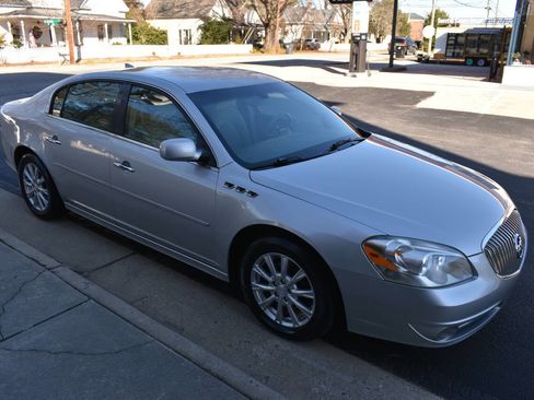 Used 2011 Buick Lucerne CX image 38