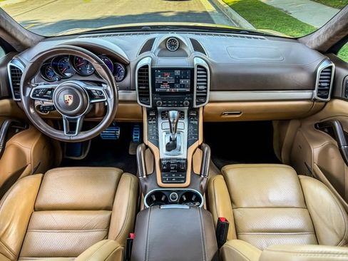 Used 2017 Porsche Cayenne GTS image 27