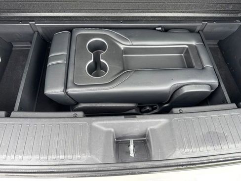 Used 2023 Honda Pilot Touring image 13