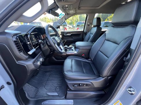 Used 2024 GMC Sierra 1500 Elevation w/ Elevation Premium Package AWD/4WD image 10