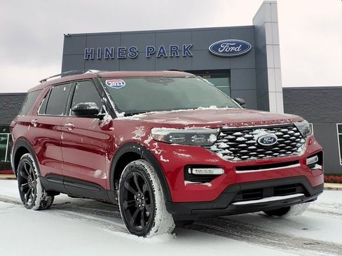 Certified 2022 Ford Explorer ST-Line w/ Class IV Trailer Tow Package image 1