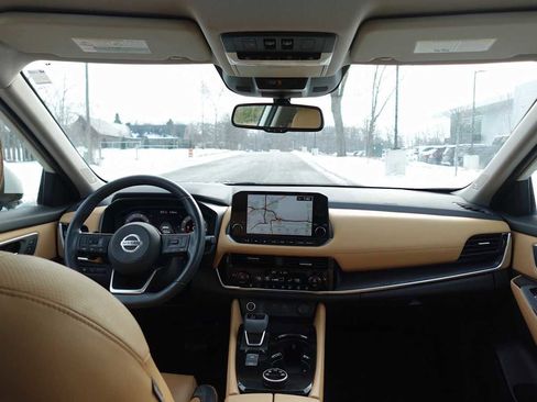 Used 2021 Nissan Rogue Platinum image 38