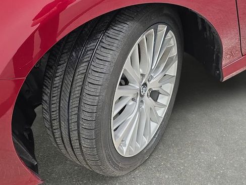 Used 2018 Toyota Camry XLE w/ Driver Assist Package FWD image 30