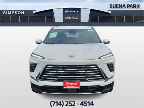 Used 2026 Buick Enclave Preferred image 3