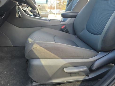 Certified 2025 Toyota RAV4 LE image 29