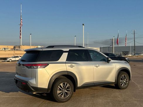 Certified 2025 Nissan Pathfinder SV FWD image 22