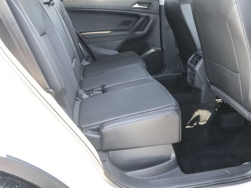 Certified 2024 Volkswagen Tiguan Wolfsburg Edition AWD/4WD image 33