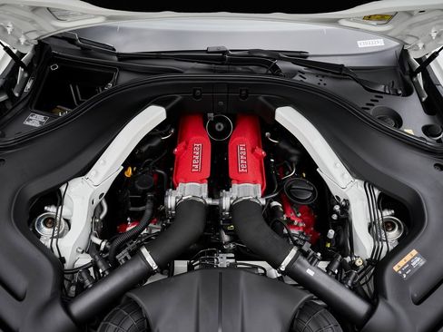 Used 2024 Ferrari Roma Spider image 13