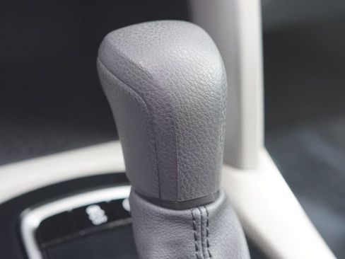 Certified 2025 Toyota Corolla Cross L image 24