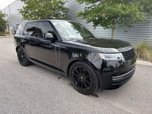 Certified 2025 Land Rover Range Rover SE AWD/4WD image 4