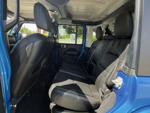 Used 2023 Jeep Wrangler Unlimited Sahara image 8