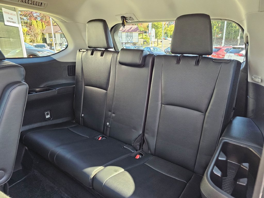 Used 2024 Toyota Grand Highlander AWD Hybrid image 17