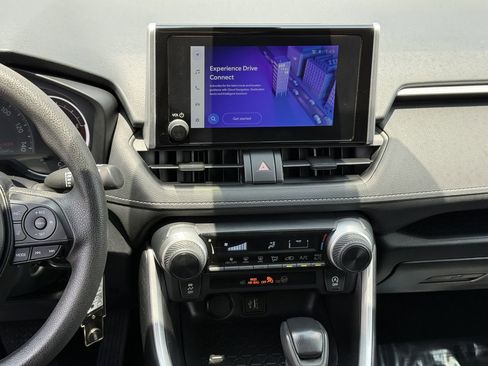 Used 2024 Toyota RAV4 LE FWD image 17