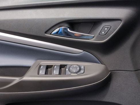 Certified 2022 Chevrolet Bolt EUV LT w/ Convenience Package FWD image 22