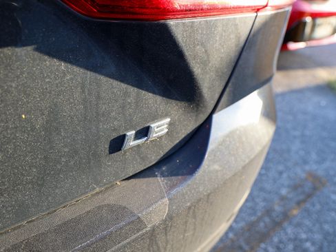 Used 2025 Toyota Camry LE FWD image 12