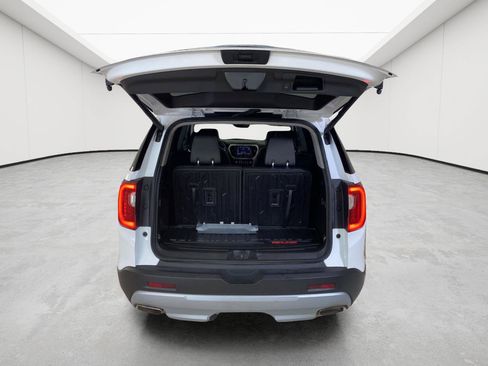 Used 2023 GMC Acadia SLT w/ Preferred Package AWD/4WD image 16