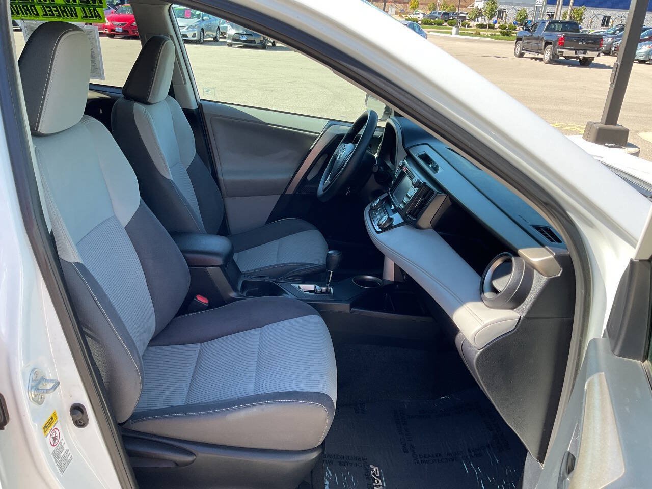 Used 2013 Toyota RAV4 XLE AWD/4WD image 39