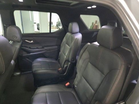 Used 2023 Chevrolet Traverse RS image 16