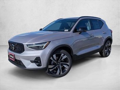 New 2026 Volvo XC40 B5 Ultra w/ Climate Package