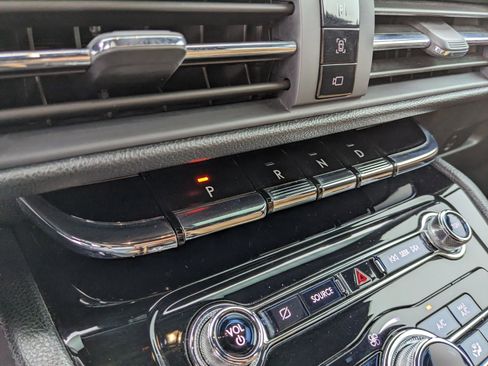 Used 2021 Lincoln Corsair Reserve image 22