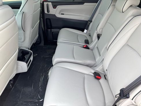 New 2026 Honda Odyssey Touring image 11