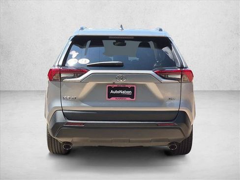 Used 2021 Toyota RAV4 XLE Premium FWD image 6
